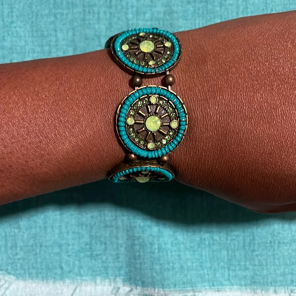 Elegant Blue and Green Floral bracelet